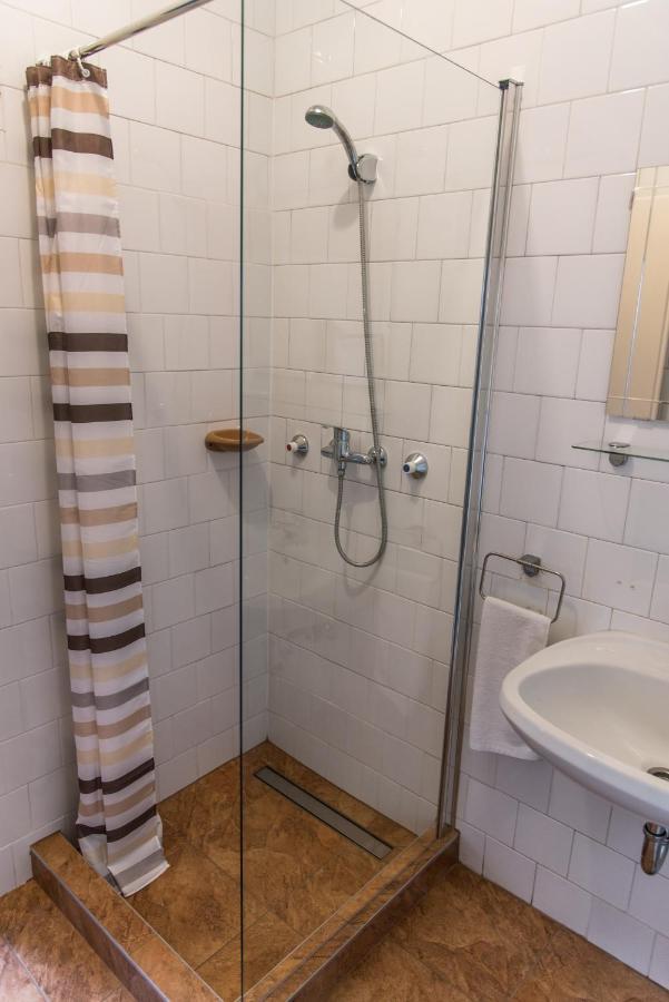 Halaszcsarda-Panzio Hotel Kormend Luaran gambar
